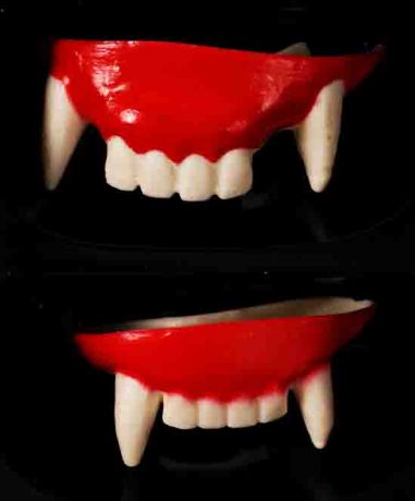 Зубы вампира (2 шт)
