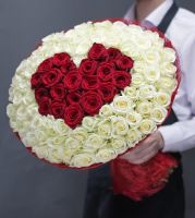 Букет из 101 розы в форме сердца №1