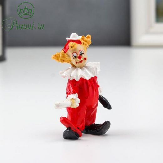 Сувенир полистоун "Клоун в красном костюме, с булавами" 6,6х3х4,7 см