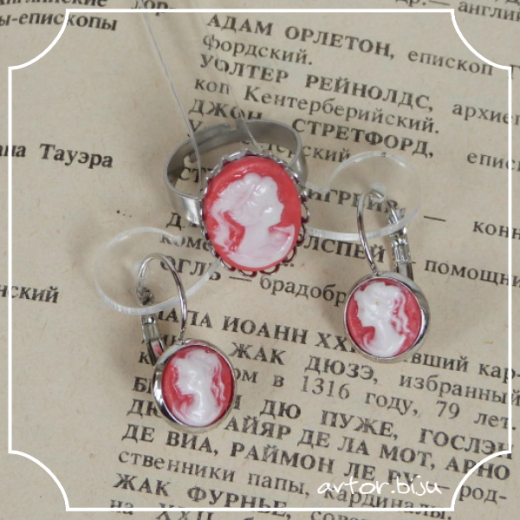 Комплект украшений с камеями Девушка (кольцо 13х18 серьги 10) фон розовый под серебро