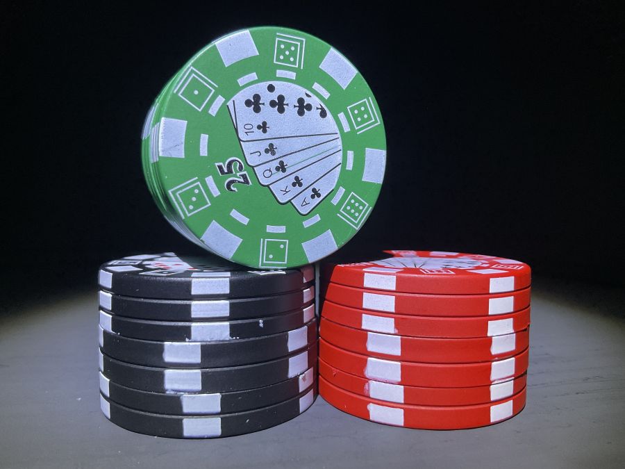 Гриндер Poker Star металл/пласт. 3 parts 40мм