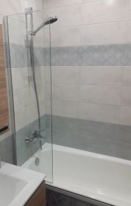 Шторка на ванну OportoShower 804-2 30x140 стационарная прозрачное стекло