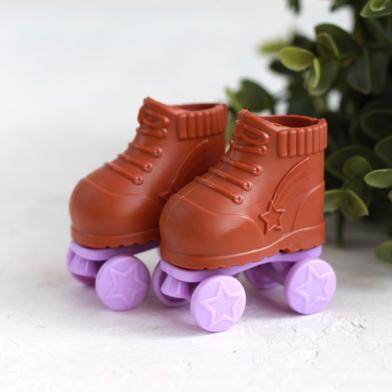 Обувь для кукол - Ролики шоколадные, 5 см.