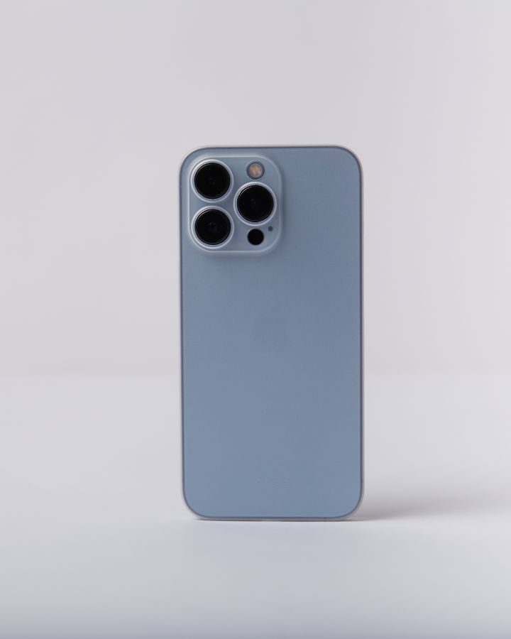 Ультратонкий чехол K-DOO Air Skin для iPhone 13 Pro Max (Айфон 13 Про Макс) белый