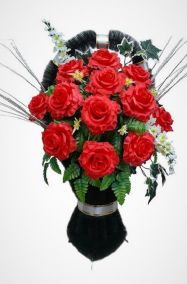 Фото Ритуальная корзина "Полуваза №6" из красных роз гладиолусов и зелени