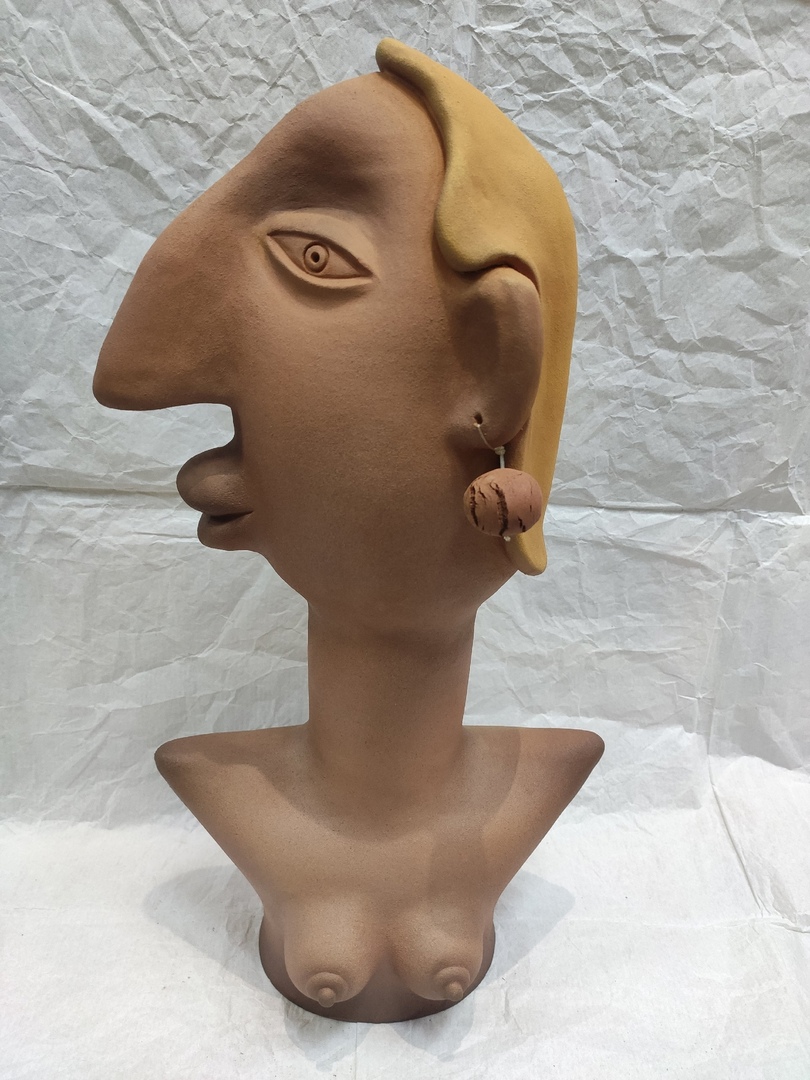 Керамика «Голова женская».
