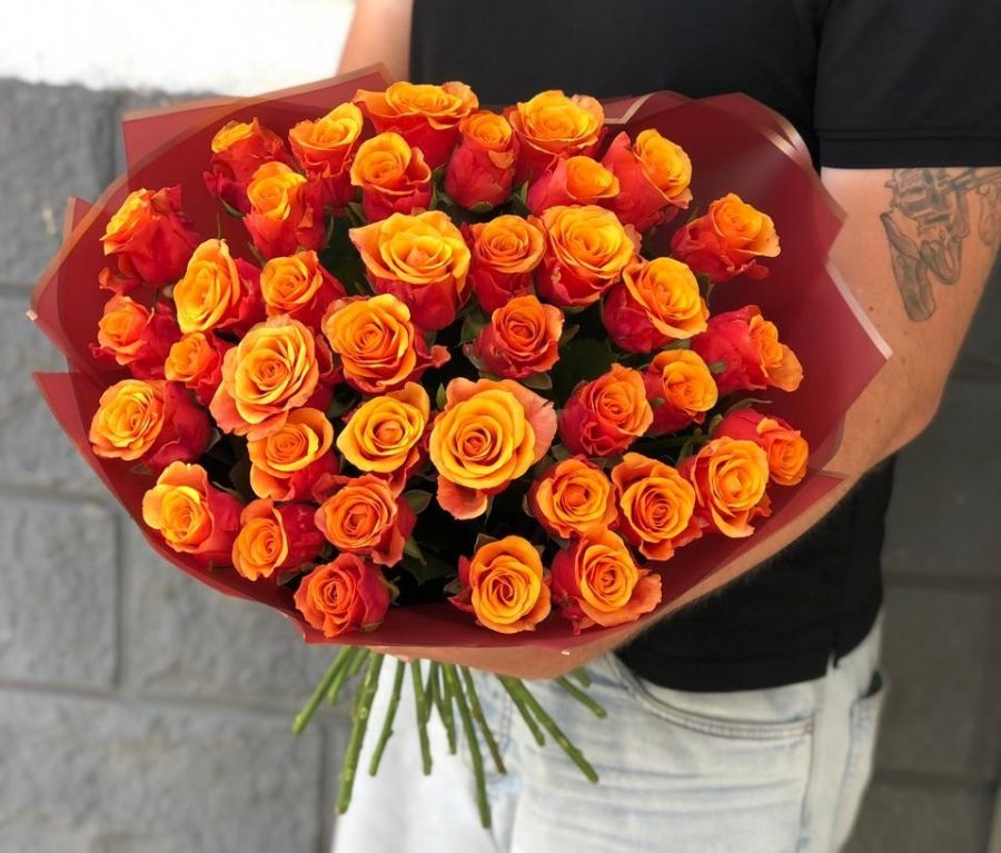 Букет из 29 оранжевых роз