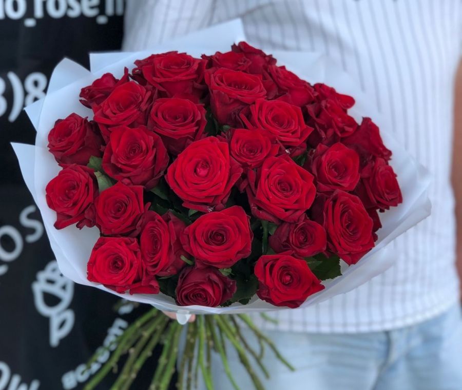 Букет из 29 красных роз