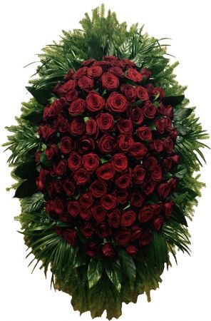 Фото Венок на похороны из живых цветов #15 бордовые розы и зелень