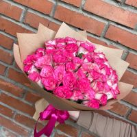 51 Розовая Роза (50)см в кафт упаковке Россия