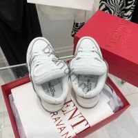 Кроссовки Valentino