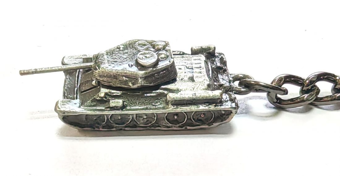 Брелок Танк Т-34 металлический малый