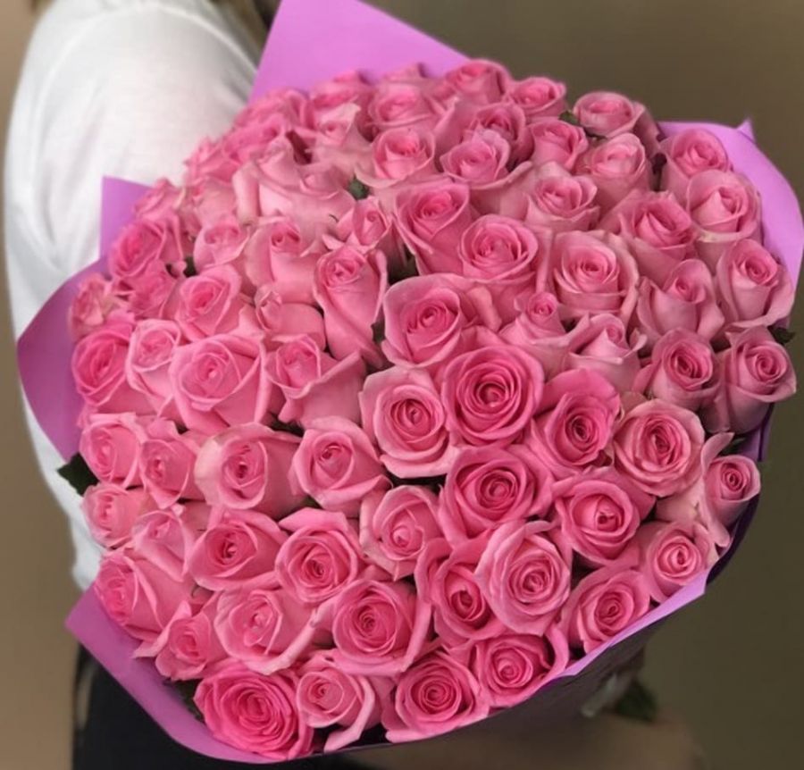 75 розовых роз 60 см