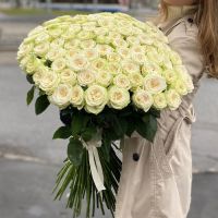 Розы белые 101 шт  80 см