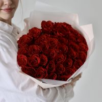 35 роз в оформлении (50 см) импорт