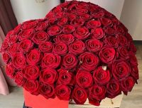 101 красная роза в виде сердца в коробе