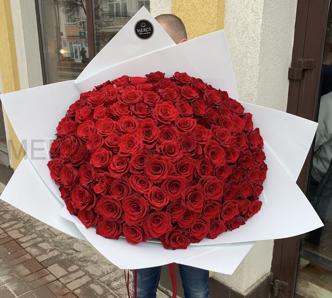Букет из 101 красной розы Эксплорер Эквадор