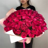 101 Кенийская розовая роза в упаковке