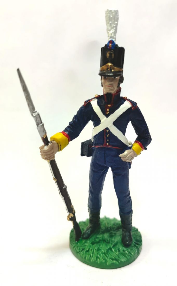 Фигурка Фузилер 8-го полка линейной пехоты в парадной форме ,1808-1810гг.  Олово