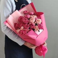 Букет пион кустовых роз