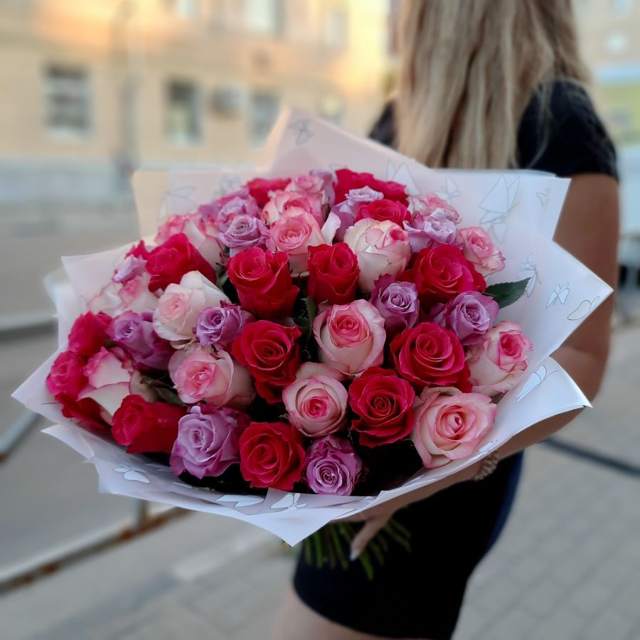 51 роза с доставкой в Анапе Цветочный Базар