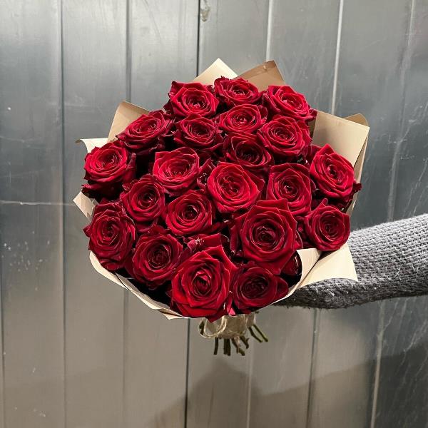 25 красных  роз (40см)