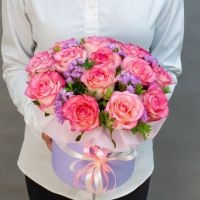 15 красивых роз в шляпной коробке "Розовое счастье"