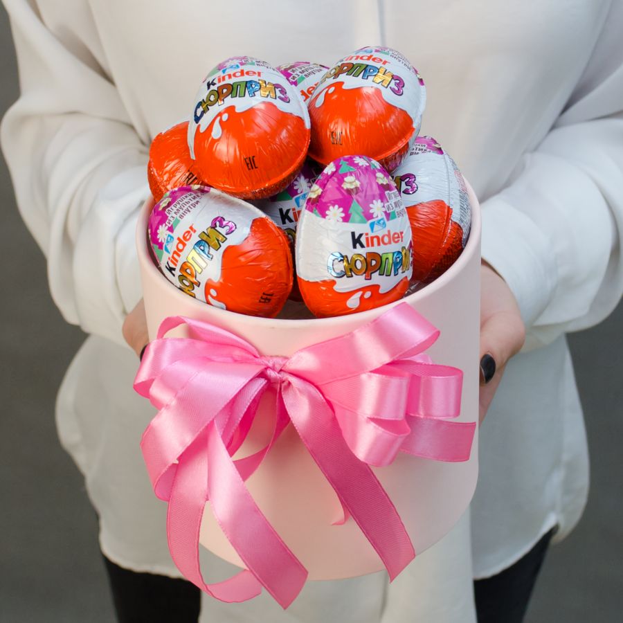 Коробка с шоколадными яйцами "Сладкий подарок"