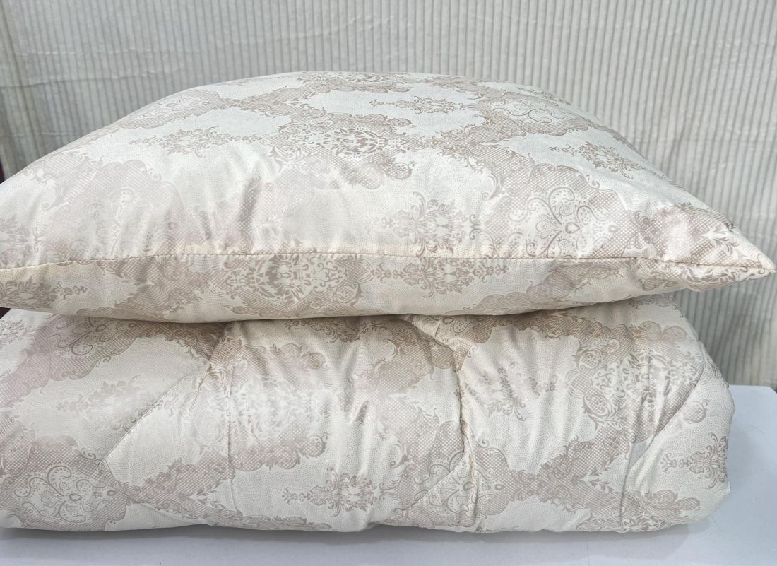Վերմակ բարձով (blanket with pillow)