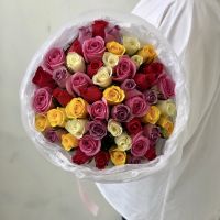 51 кенийская роза микс в красивой упаковке