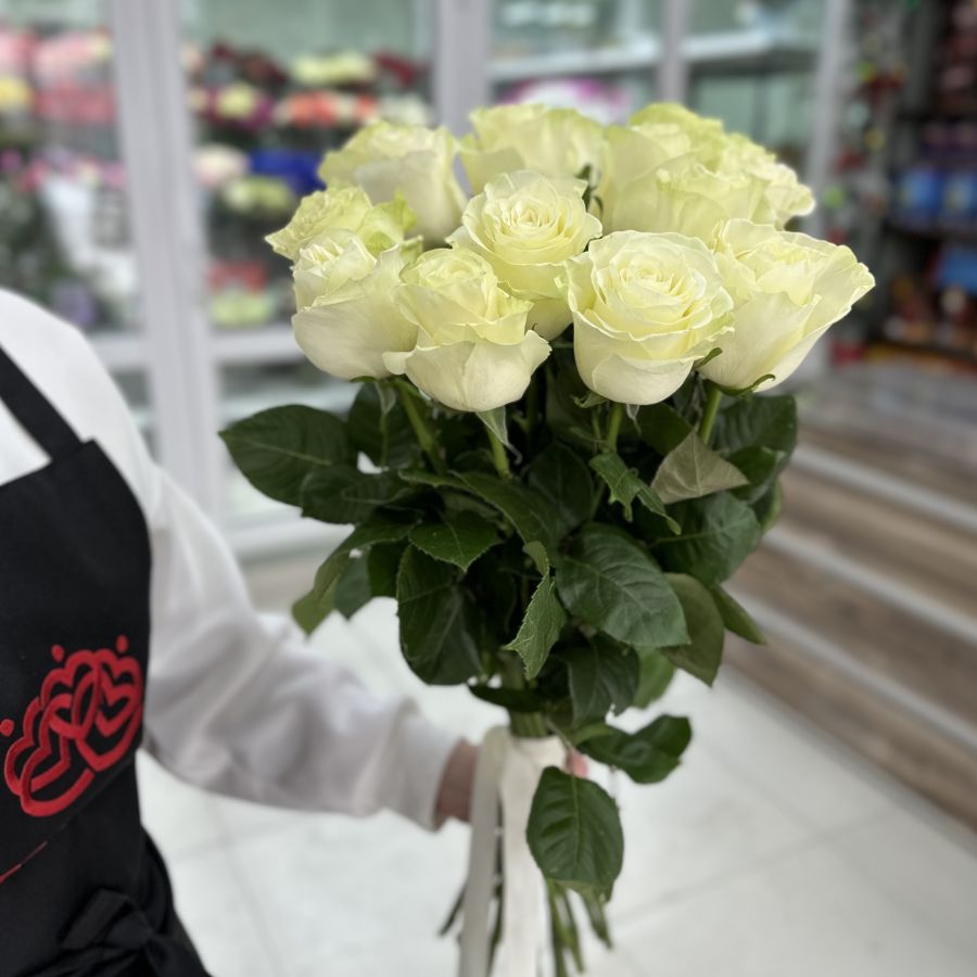 Белая роза из Эквадора Mondial (60см)