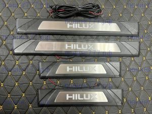 Накладки на пороги, с LED подсветкой HILUX