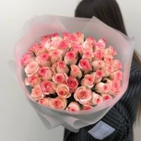 51 нежно-розовая роза 40 см в оформлении