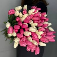 Нежнейший букет из розовых и белых тюльпанов