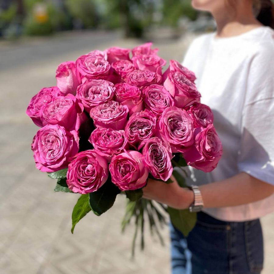 Пионовидные, розово-сиреневые розы (от 11шт)