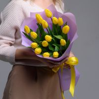 Букет из 15 желтых тюльпанов